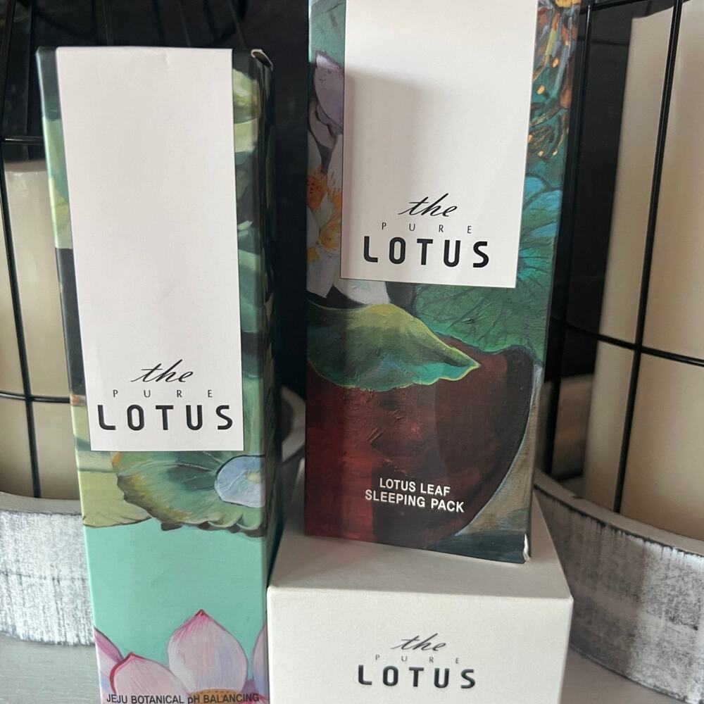NIB 3x pieces The PURE LOTUS Cleanser, Sleeping Mask and Revitalizing cream